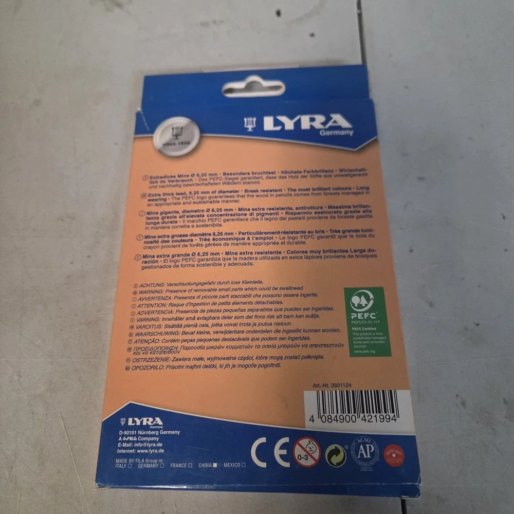 LYRA Skin Tones Jumbo Colouring Pencils Natural Wood Finish Wallet of 12